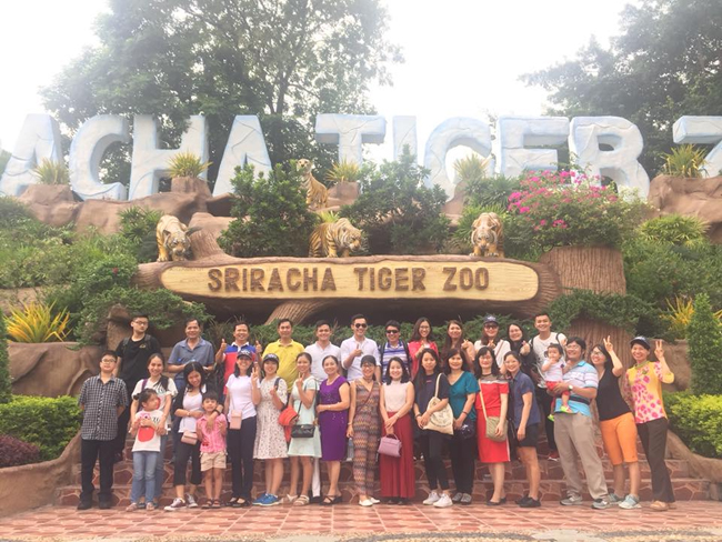 Đoàn tham quan Trại hổ Sriracha 