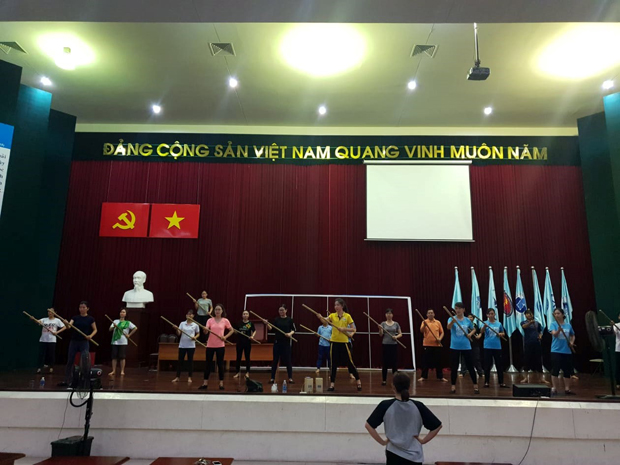 Đội múa của Công đoàn Cơ quan ĐHQG-HCM đang tập luyện