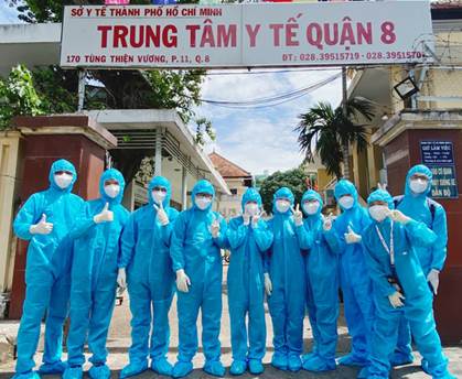 Sinh viên trường ĐH Y khoa Phạm Ngọc Thạch tham gia chiến dịch tình nguyện