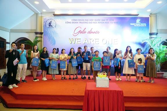 Chúc mừng thầy cô sinh nhật trong tháng 8-2022