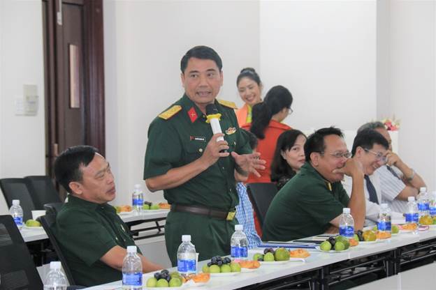 Thượng tá Nguyễn Quang Lợi - Sĩ quan biệt phái phát biểu.