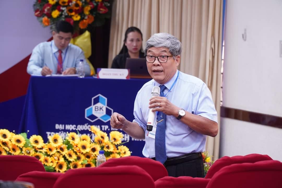 PGS.TS. Trần Thiên Phúc, Phó Hiệu trưởng phát biểu tại Đại hội