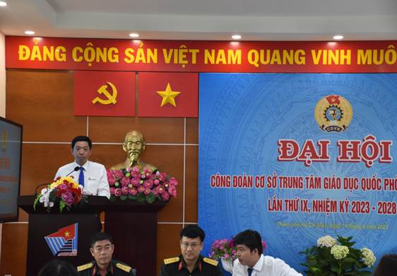 Tiến sĩ Đỗ Đại Thắng, Bí thư Đảng ủy, Giám đốc Trung tâm GDQPAN  phát biểu tại Đại hội